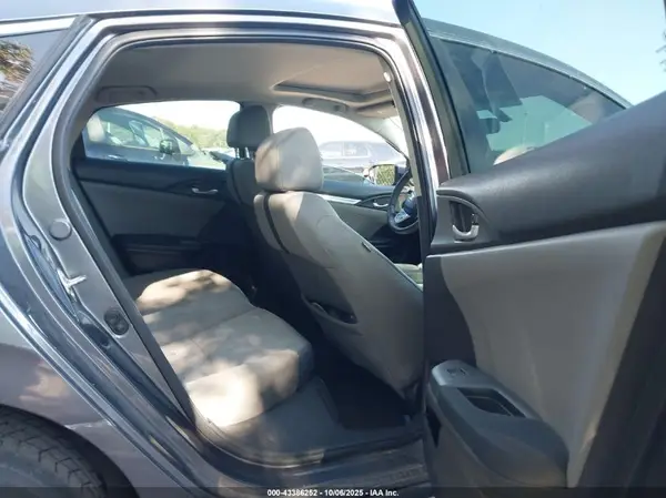19XFC2F75GE042280 2016 HONDA CIVIC - Image 8