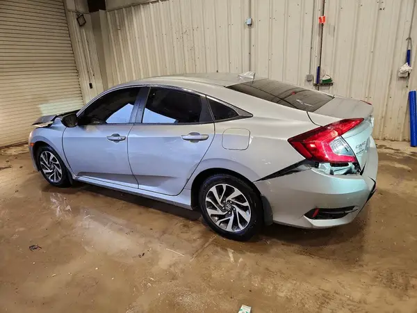 19XFC2F75JE008153 2018 HONDA CIVIC - Image 2