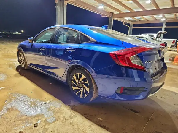 19XFC2F75JE010761 2018 HONDA CIVIC - Image 2