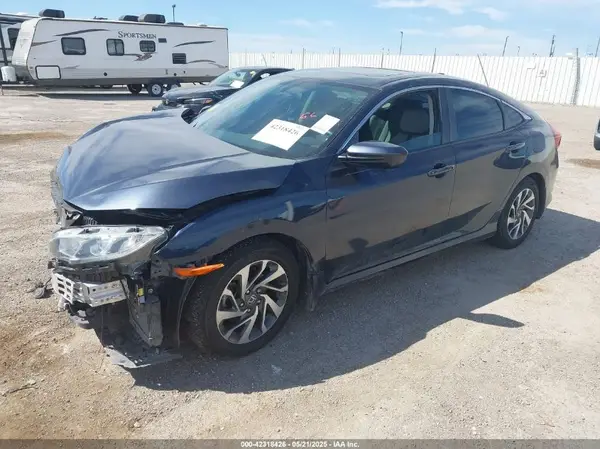 19XFC2F75JE012056 2018 HONDA CIVIC - Image 2