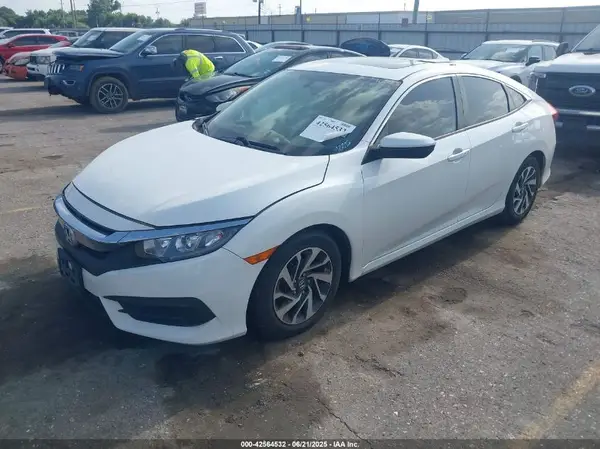 19XFC2F75JE039225 2018 HONDA CIVIC - Image 2