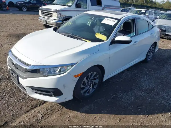 19XFC2F75JE206117 2018 HONDA CIVIC - Image 2
