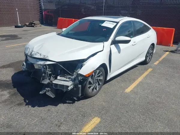 19XFC2F75JE207736 2018 HONDA CIVIC - Image 2