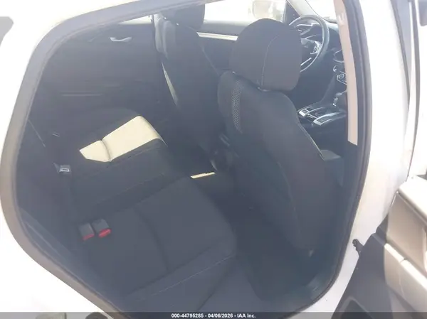 19XFC2F75JE207736 2018 HONDA CIVIC - Image 8