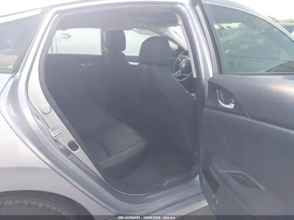 19XFC2F76GE013757 2016 HONDA CIVIC - Image 8