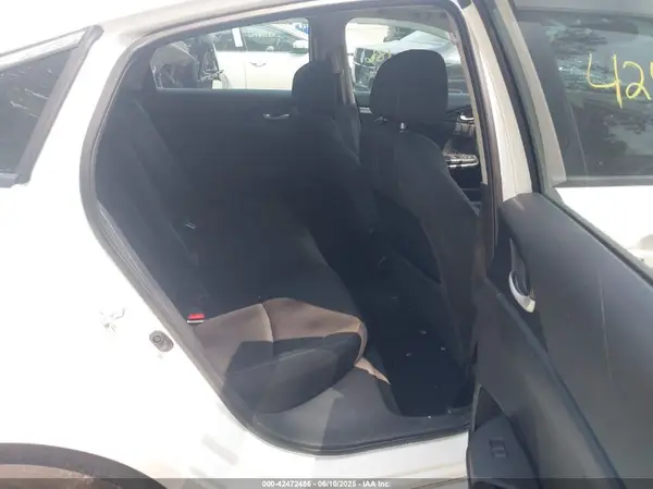 19XFC2F76GE086868 2016 HONDA CIVIC - Image 8