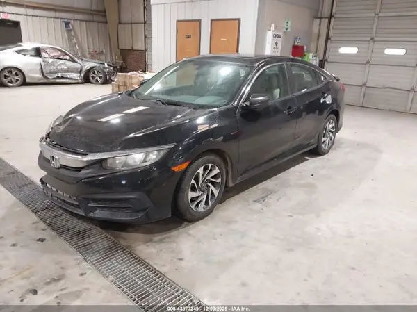 19XFC2F76GE214624 2016 HONDA CIVIC - Image 2