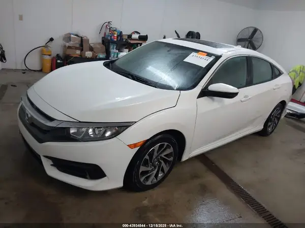 19XFC2F76HE058196 2017 HONDA CIVIC - Image 2