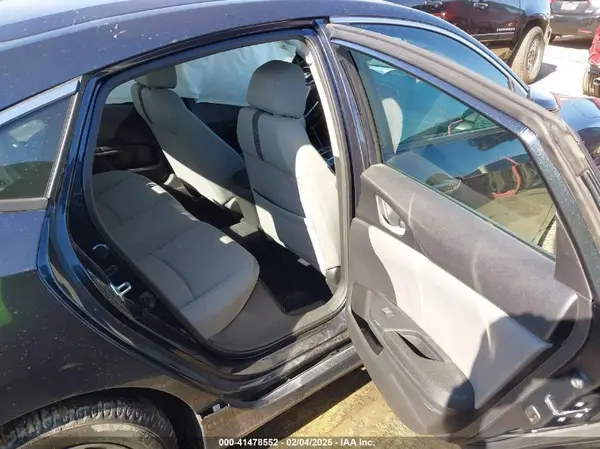 19XFC2F76JE004760 2018 HONDA CIVIC - Image 8
