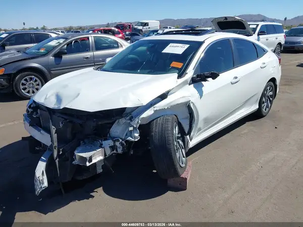 19XFC2F76JE005651 2018 HONDA CIVIC - Image 2