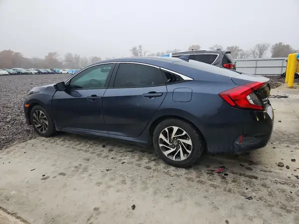19XFC2F76JE013684 2018 HONDA CIVIC - Image 2