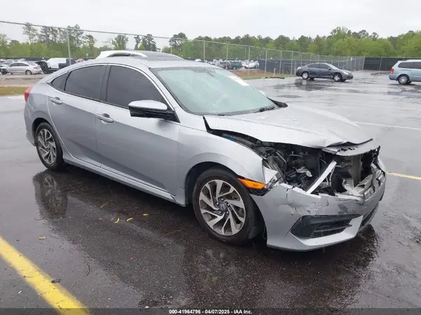 19XFC2F76JE013880 2018 HONDA CIVIC - Image 1