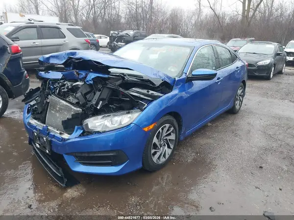 19XFC2F76JE020277 2018 HONDA CIVIC - Image 2