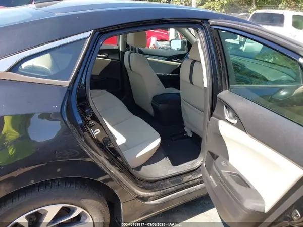 19XFC2F76JE022000 2018 HONDA CIVIC - Image 8