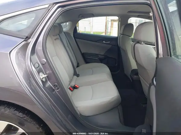 19XFC2F76JE022711 2018 HONDA CIVIC - Image 8