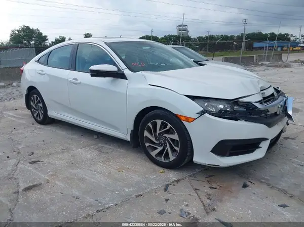 19XFC2F76JE024507 2018 HONDA CIVIC - Image 1