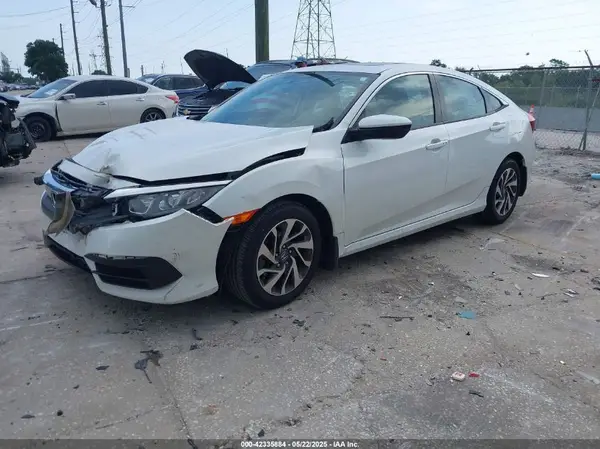 19XFC2F76JE024507 2018 HONDA CIVIC - Image 2