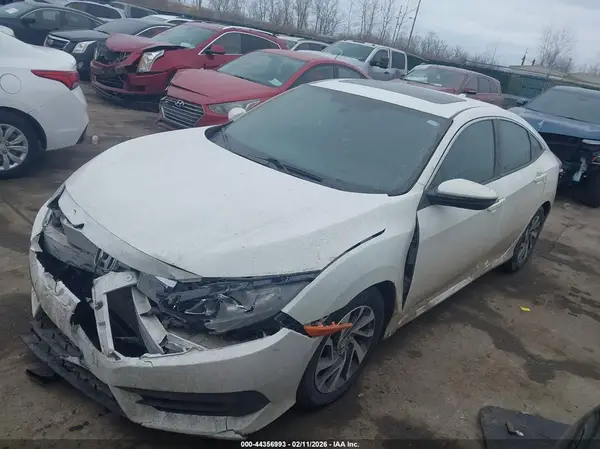 19XFC2F76JE025530 2018 HONDA CIVIC - Image 2