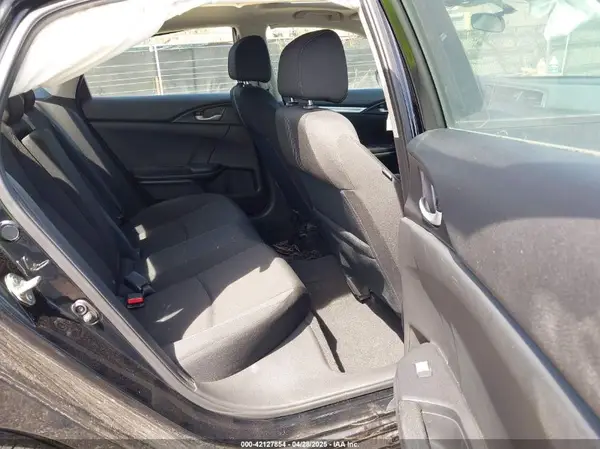 19XFC2F76JE026824 2018 HONDA CIVIC - Image 8