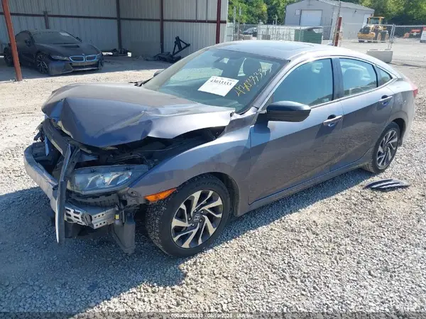 19XFC2F76JE027553 2018 HONDA CIVIC - Image 2
