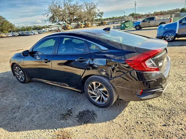 19XFC2F76JE031005 2018 HONDA CIVIC - Image 2