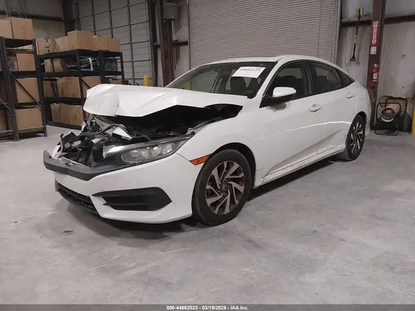 19XFC2F76JE033689 2018 HONDA CIVIC - Image 2