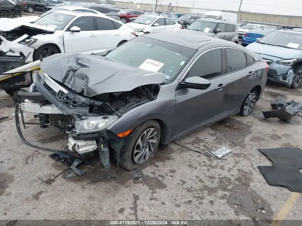 19XFC2F76JE034115 2018 HONDA CIVIC - Image 2