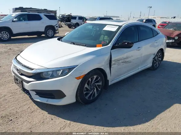 19XFC2F76JE039928 2018 HONDA CIVIC - Image 2