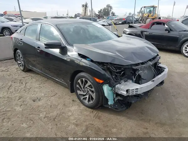 19XFC2F76JE200519 2018 HONDA CIVIC - Image 1