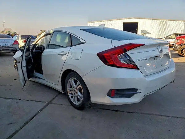 19XFC2F76JE201329 2018 HONDA CIVIC - Image 2