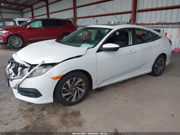 19XFC2F76JE202240 2018 HONDA CIVIC - Image 2