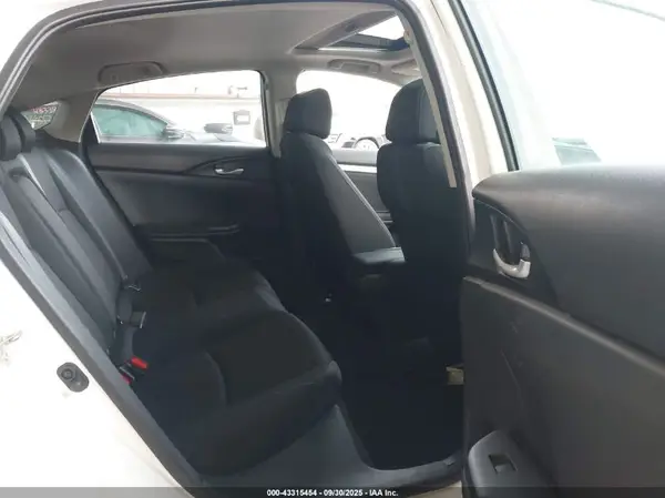 19XFC2F76JE202240 2018 HONDA CIVIC - Image 8