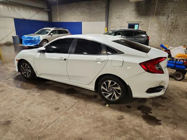 19XFC2F76JE207227 2018 HONDA CIVIC - Image 2
