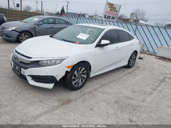 19XFC2F76JE207843 2018 HONDA CIVIC - Image 2