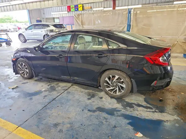 19XFC2F77GE039560 2016 HONDA CIVIC - Image 2