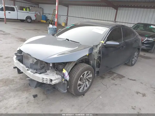 19XFC2F77GE043186 2016 HONDA CIVIC - Image 2