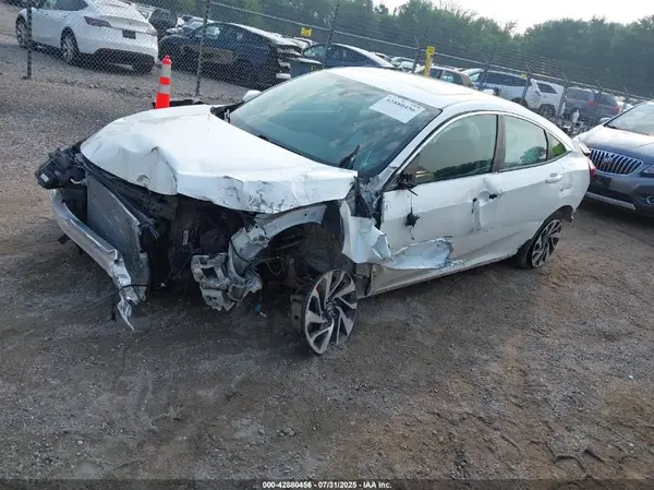 19XFC2F77JE005299 2018 HONDA CIVIC - Image 2