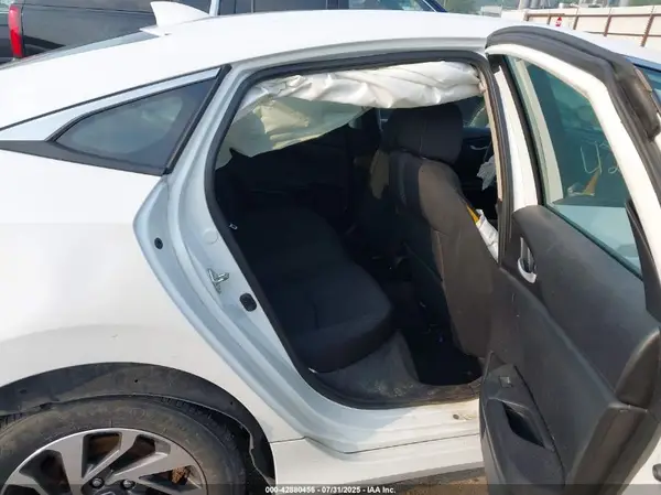 19XFC2F77JE005299 2018 HONDA CIVIC - Image 8