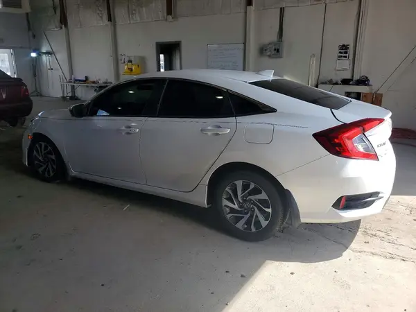 19XFC2F77JE008848 2018 HONDA CIVIC - Image 2