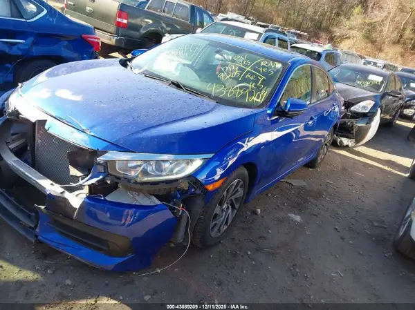 19XFC2F77JE013855 2018 HONDA CIVIC - Image 2