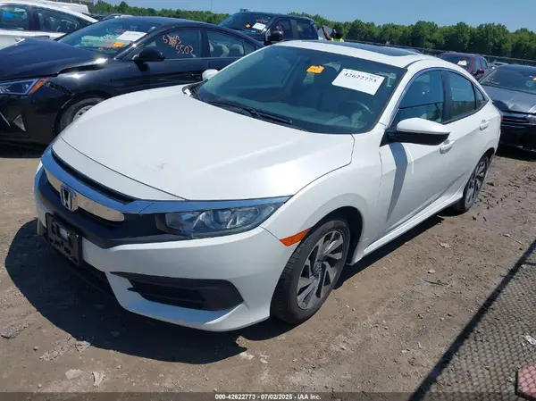 19XFC2F77JE014505 2018 HONDA CIVIC - Image 2