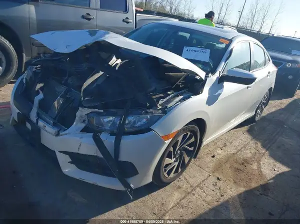 19XFC2F77JE019381 2018 HONDA CIVIC - Image 2