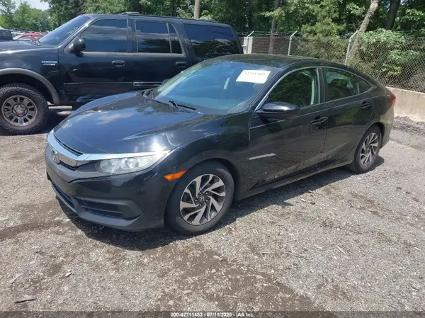 19XFC2F77JE026895 2018 HONDA CIVIC - Image 2