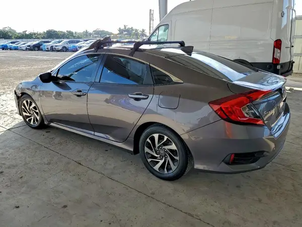 19XFC2F77JE027464 2018 HONDA CIVIC - Image 2