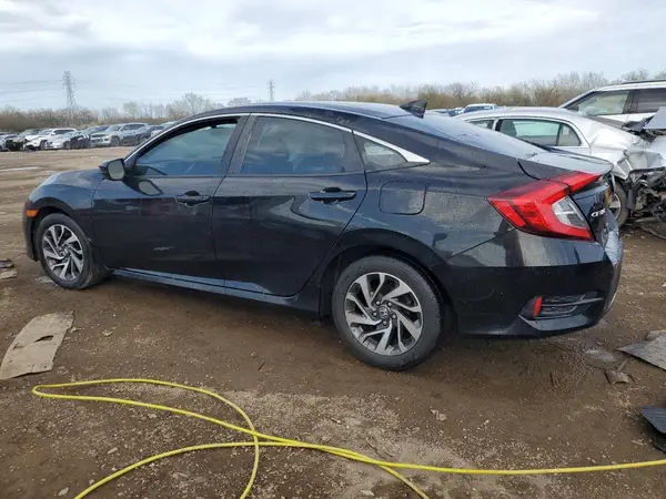 19XFC2F77JE033779 2018 HONDA CIVIC - Image 2