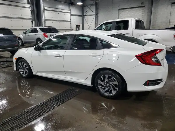 19XFC2F77JE034334 2018 HONDA CIVIC - Image 2