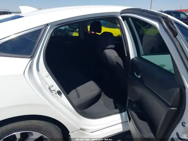 19XFC2F77JE037153 2018 HONDA CIVIC - Image 8
