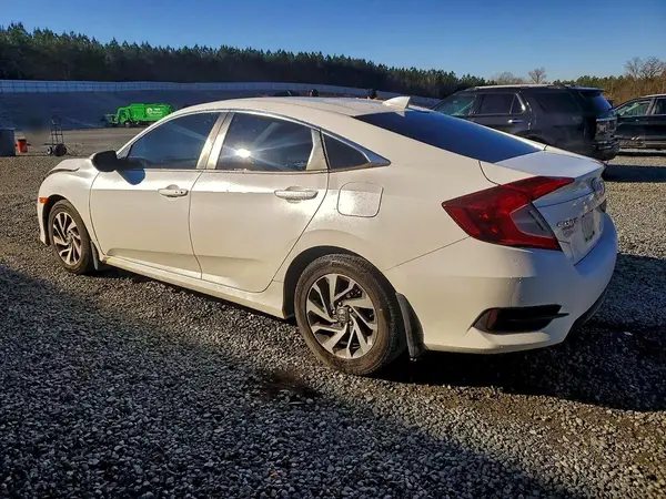19XFC2F77JE038643 2018 HONDA CIVIC - Image 2