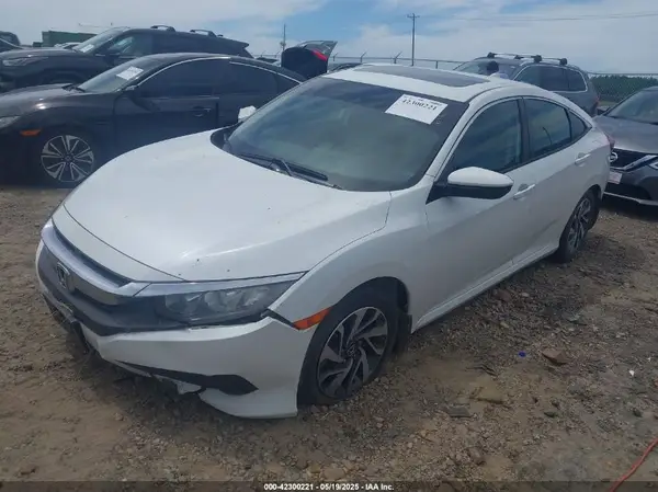 19XFC2F77JE039114 2018 HONDA CIVIC - Image 2