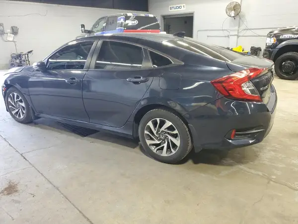 19XFC2F77JE040070 2018 HONDA CIVIC - Image 2